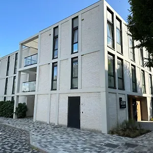 Vick's House With Parking And Ev Chrgr Uxbridge